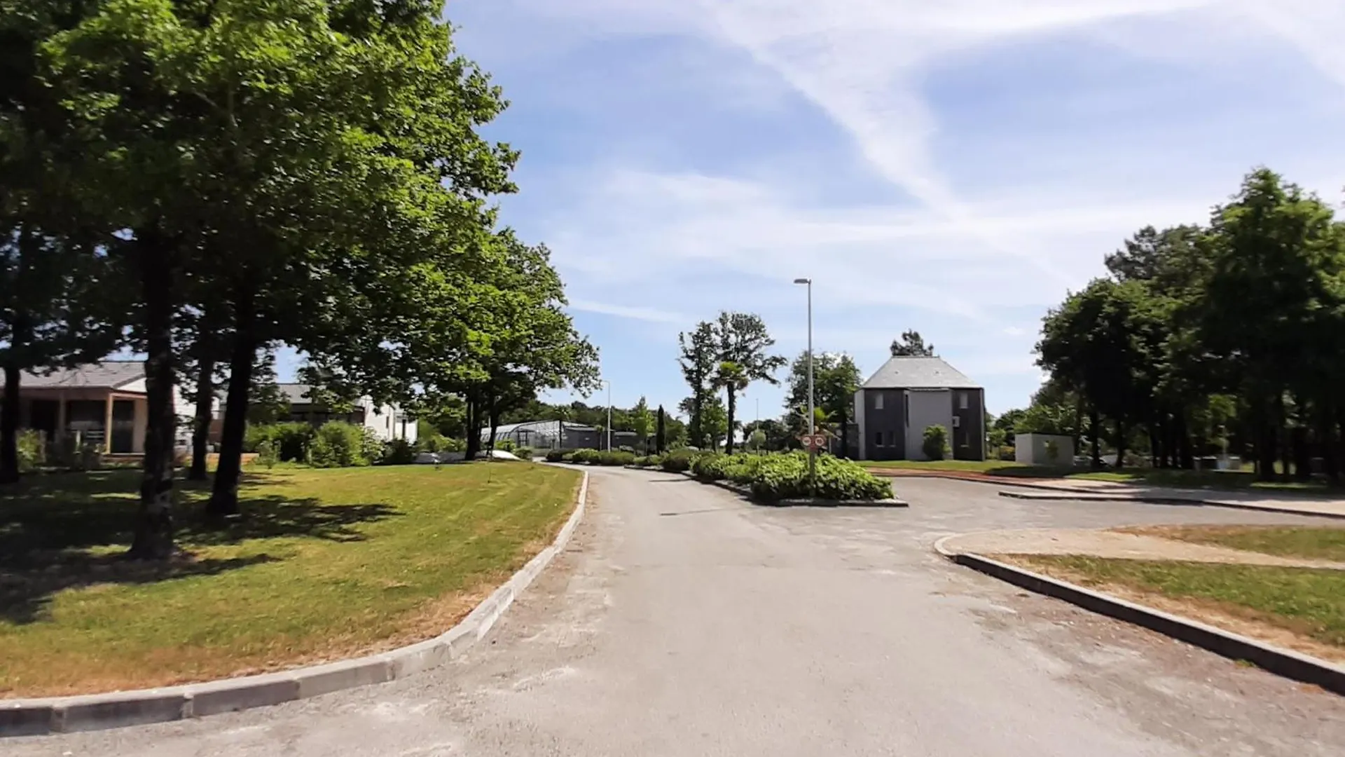 Chalet 3 Chambres Avec Piscine Chauffee, Proche Golfe Du Morbihan, Ideal Pour Familles! - Fr-1-783-5 Marzan